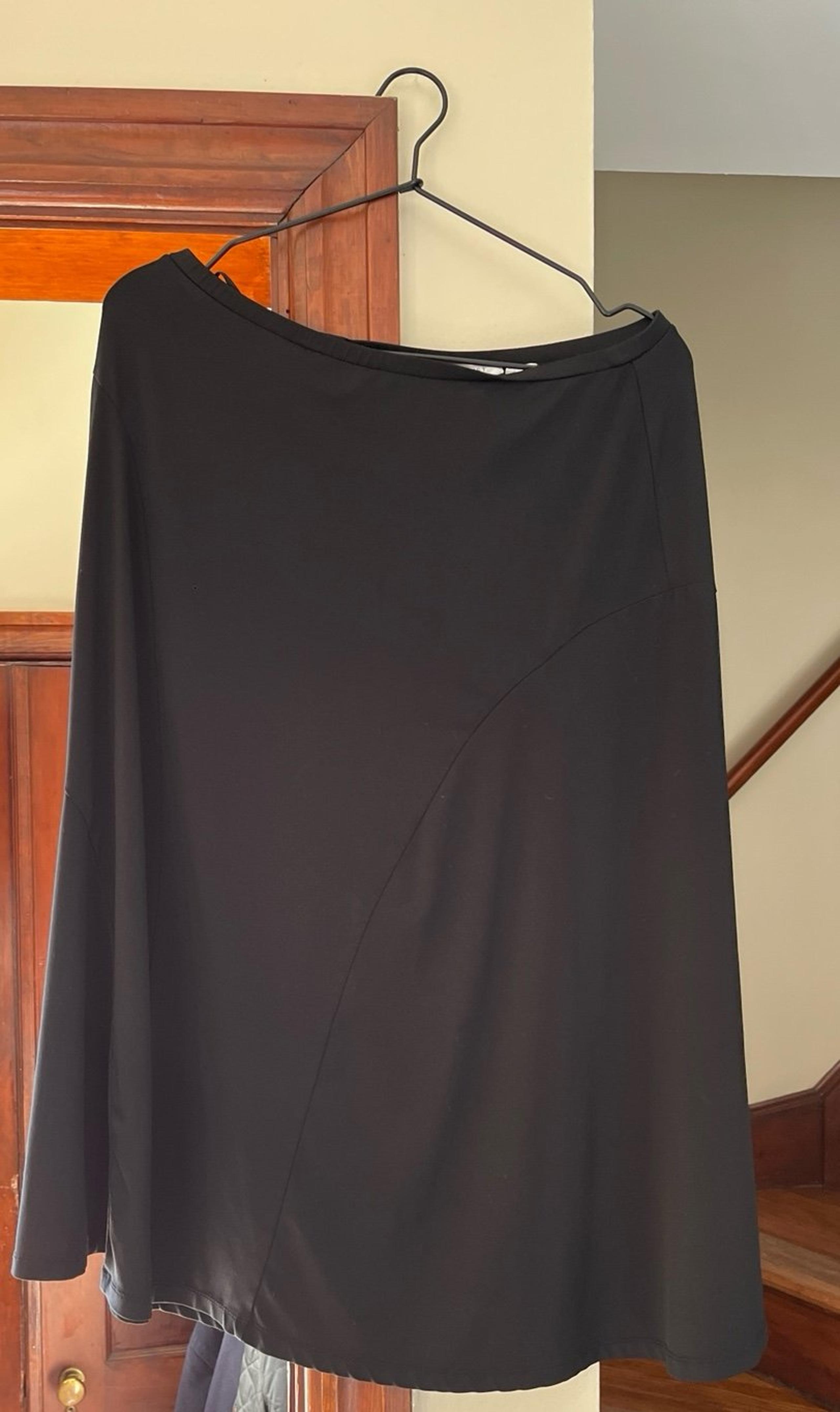 Nine West black skirt