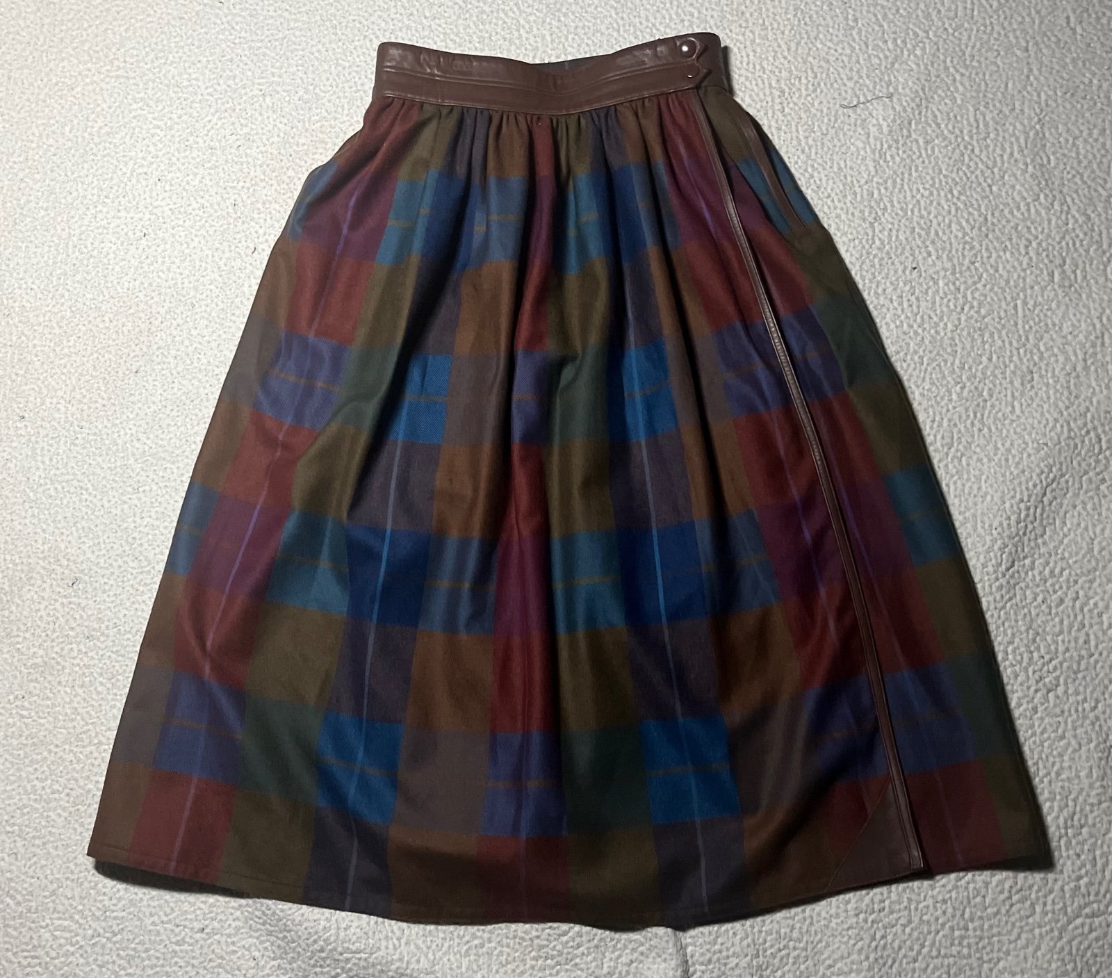 Vintage ESCADA 90s Pleated 100% Pure New Wool Maxi Skirt Multicolor Size 38