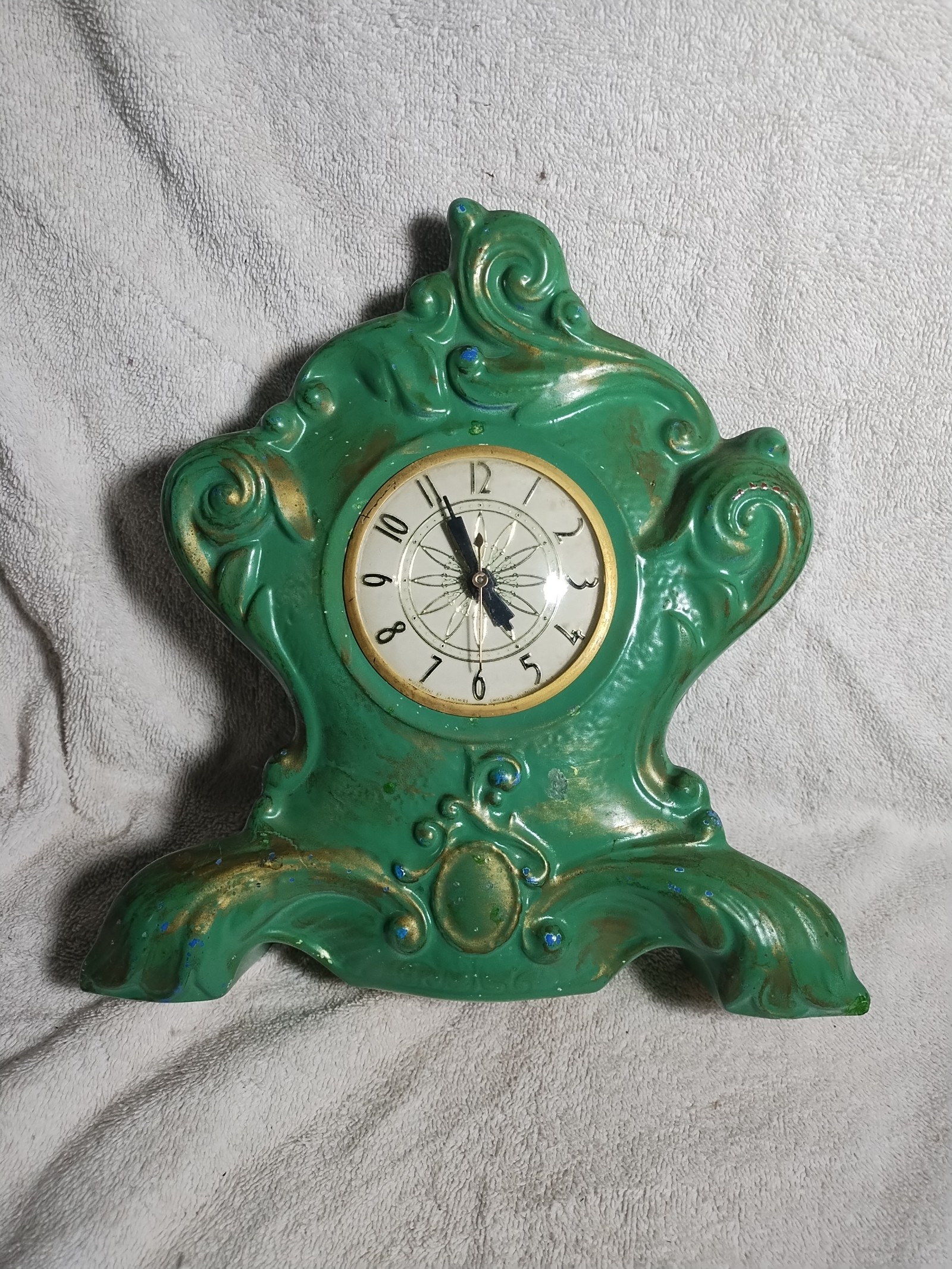 Vtg Antique Lanshire Swirl Mantle Clock