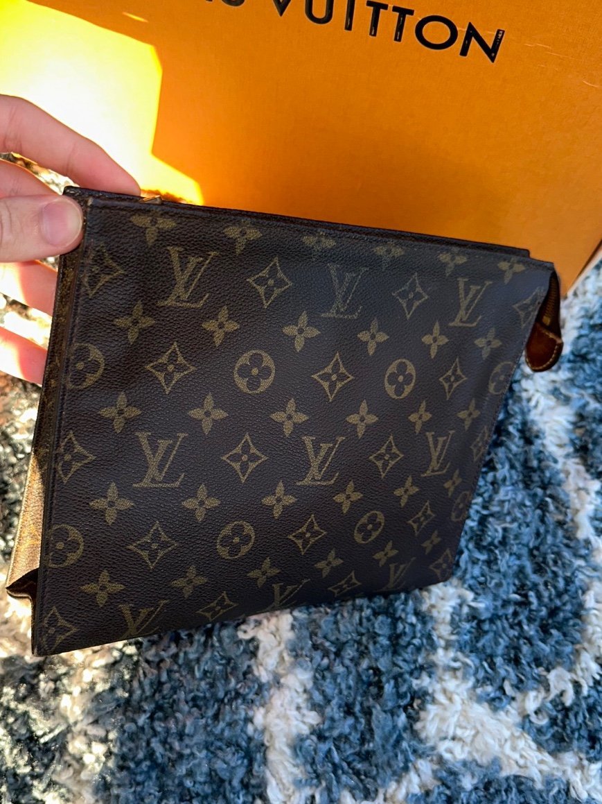 Louis Vuitton Toiletry 26 Pouch