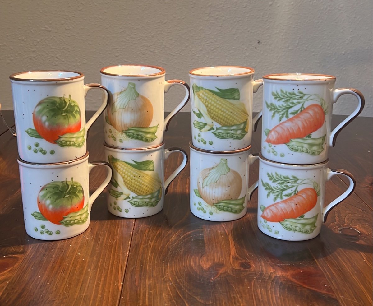 Fred Roberts 8 Vegetable Coffee Cups Corn Carrot Onion Tomato Peas Brown Speckle