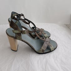 Gucci Snake skin heels sandals size 5B