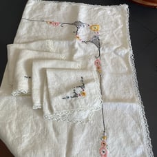 vintage tablecloth and napkins