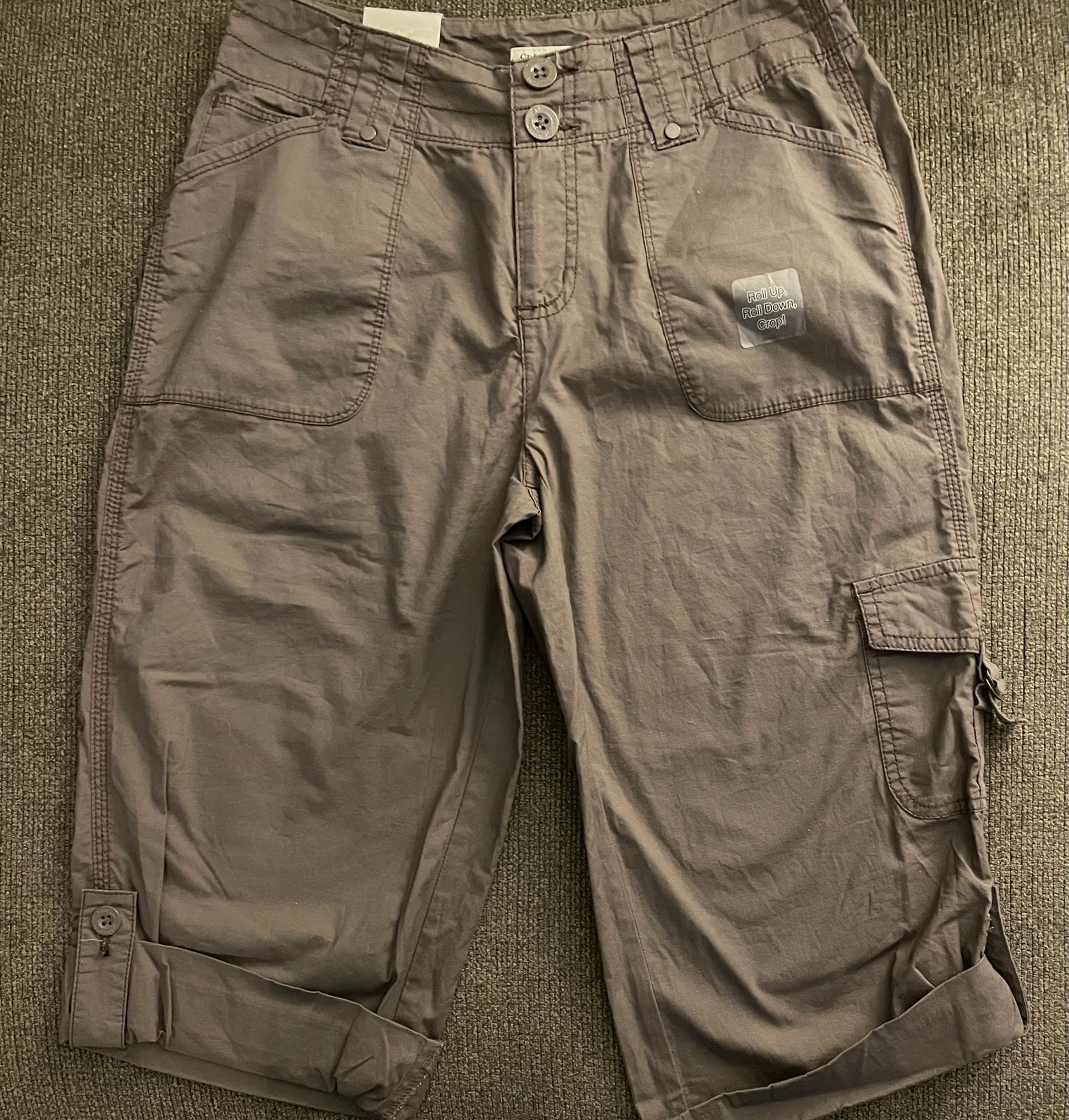 NWT Women’s St. John’s Bay Roll Up, Roll Down Crop Pants Size 4P Brown