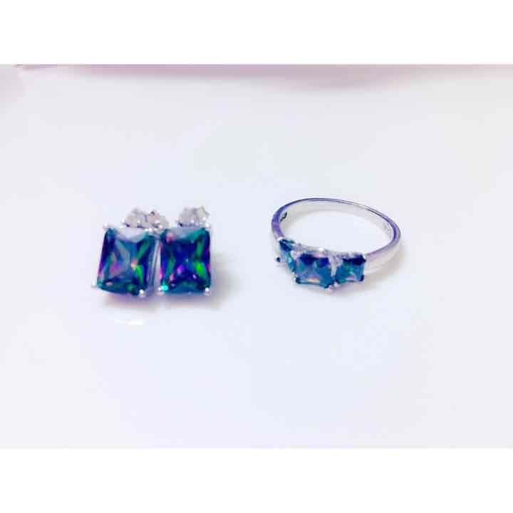 Beautiful Topaz Ring with Earrings