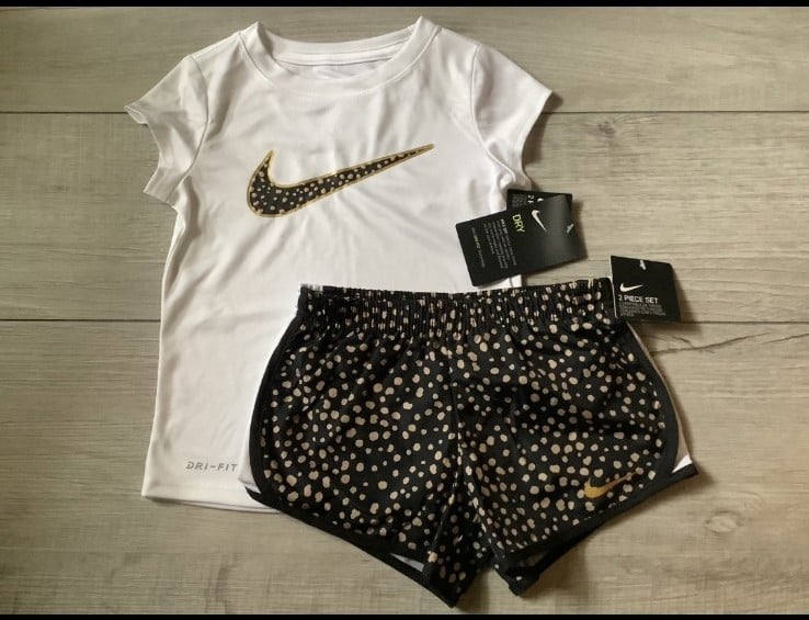Nike girls DRIFIT shorts set size 4(NWT)PRICE IS FIRM
