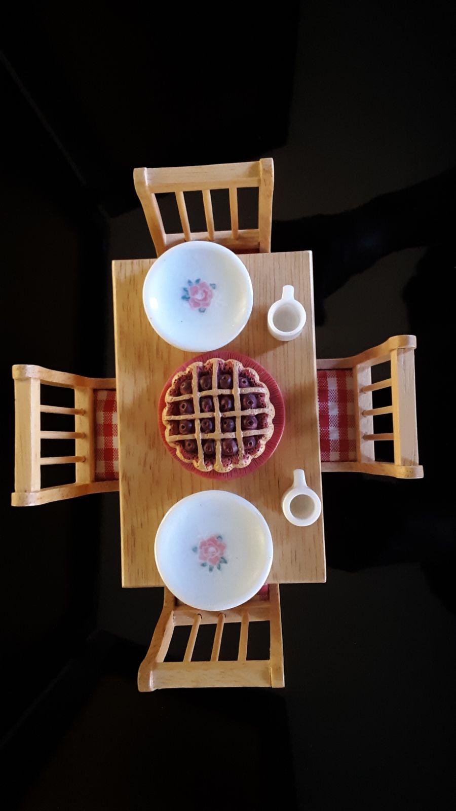 Miniature Dollhouse Furniture Diner Tabl