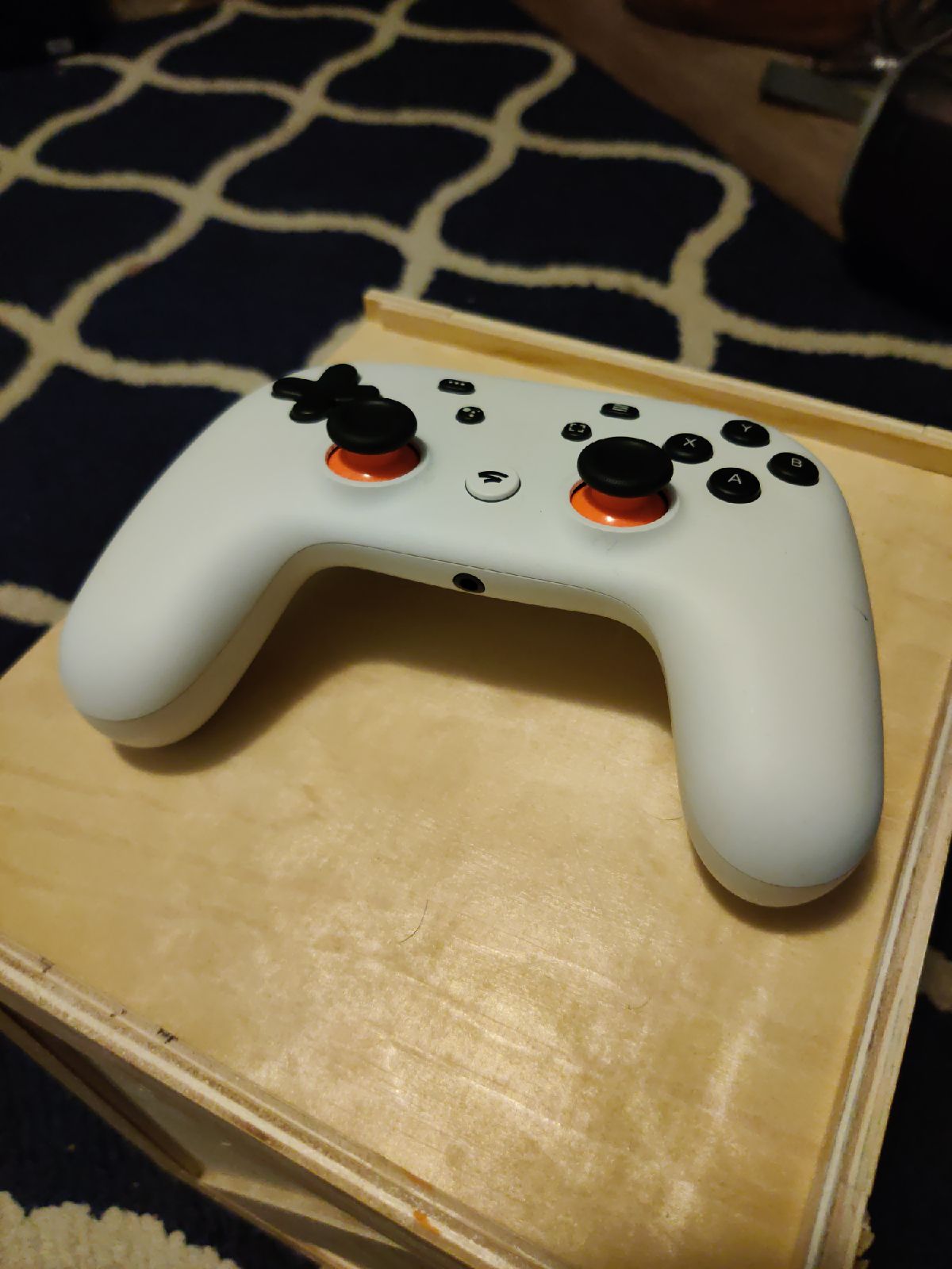 Google Stadia Controller + Chromecast