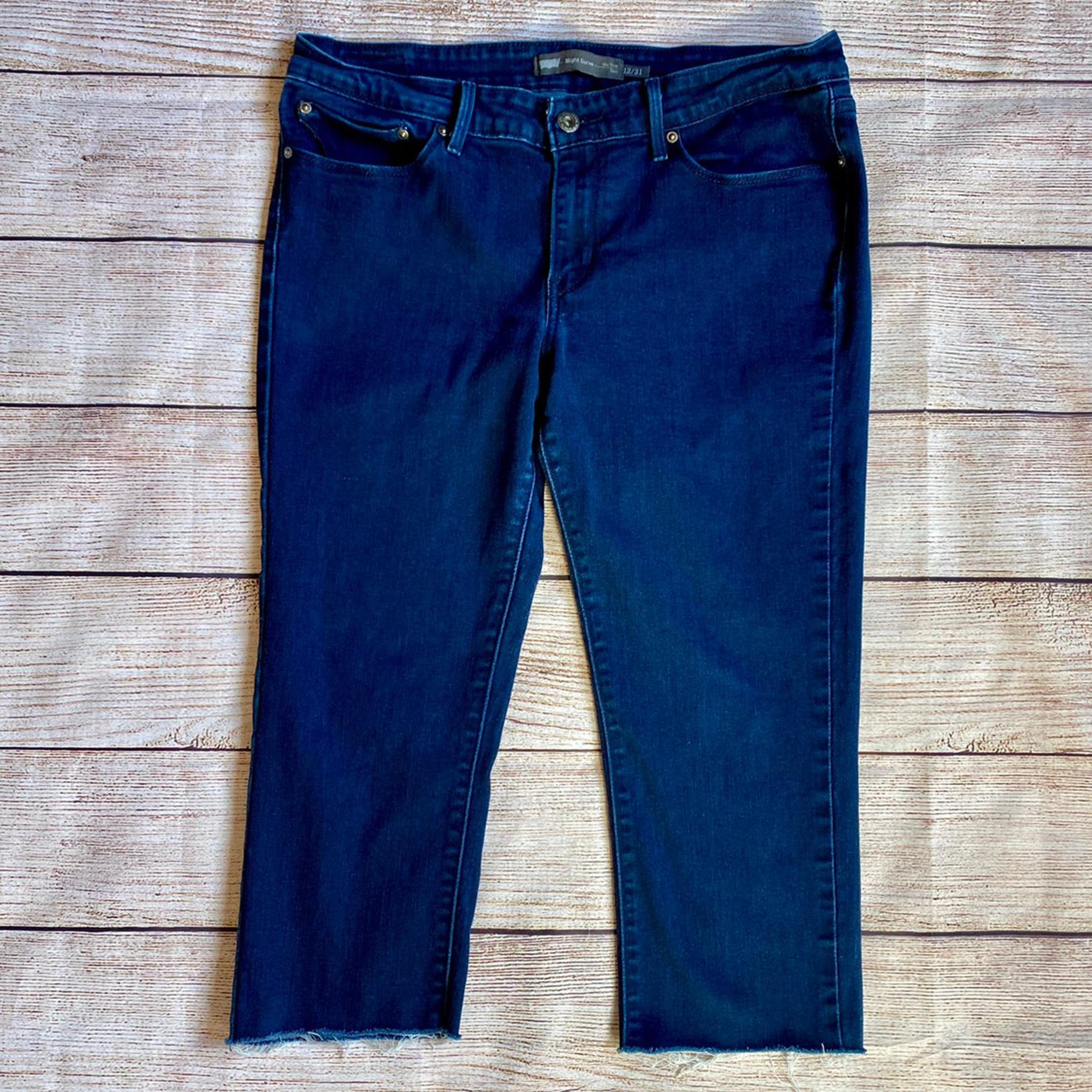 Levi's Cropped Slim Jeans
