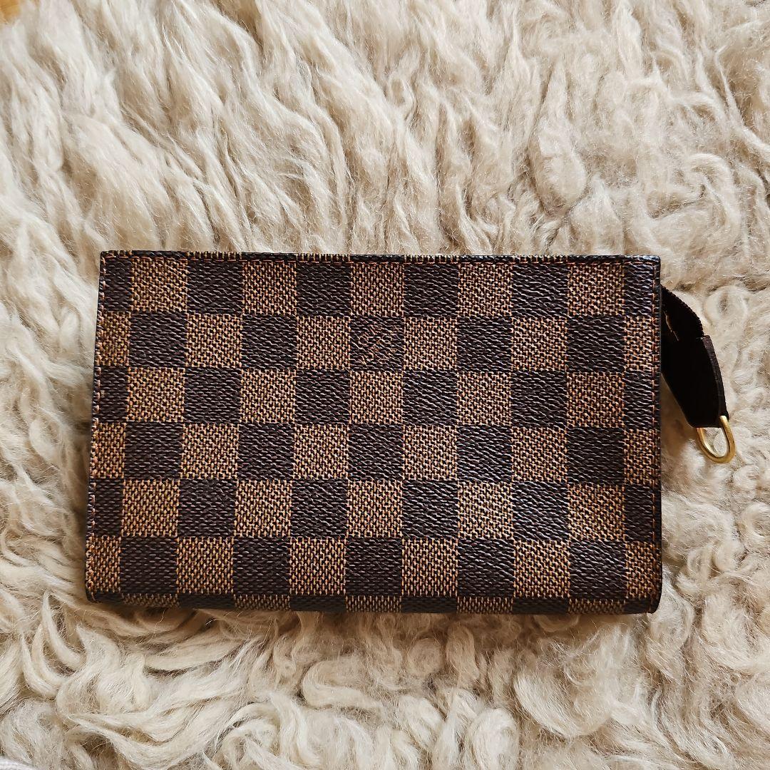 Excellent Condition Louis Vuitton Damier Pouch