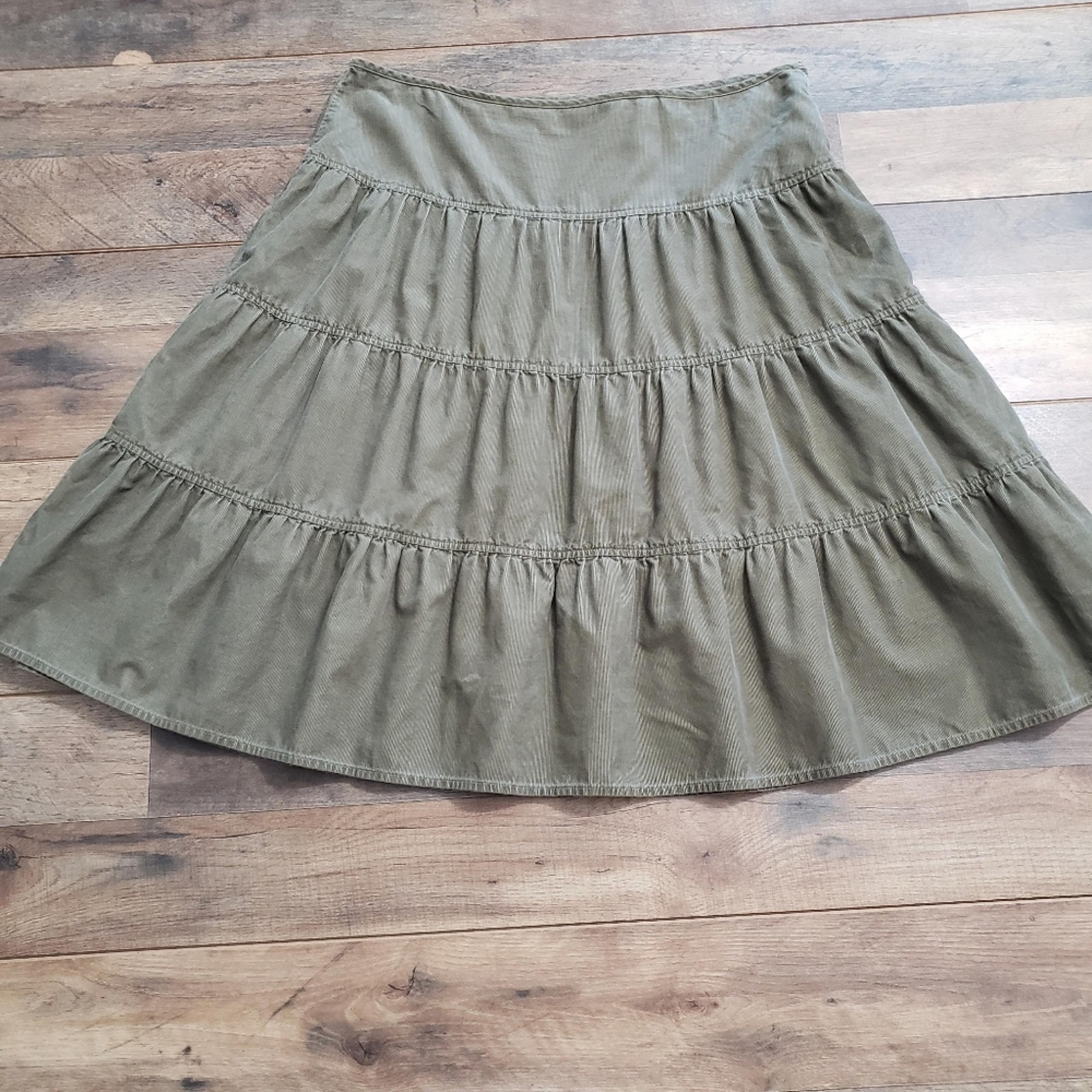 New York & Company Tiered Olive Green Side Button A-Line Midi Skirt 12