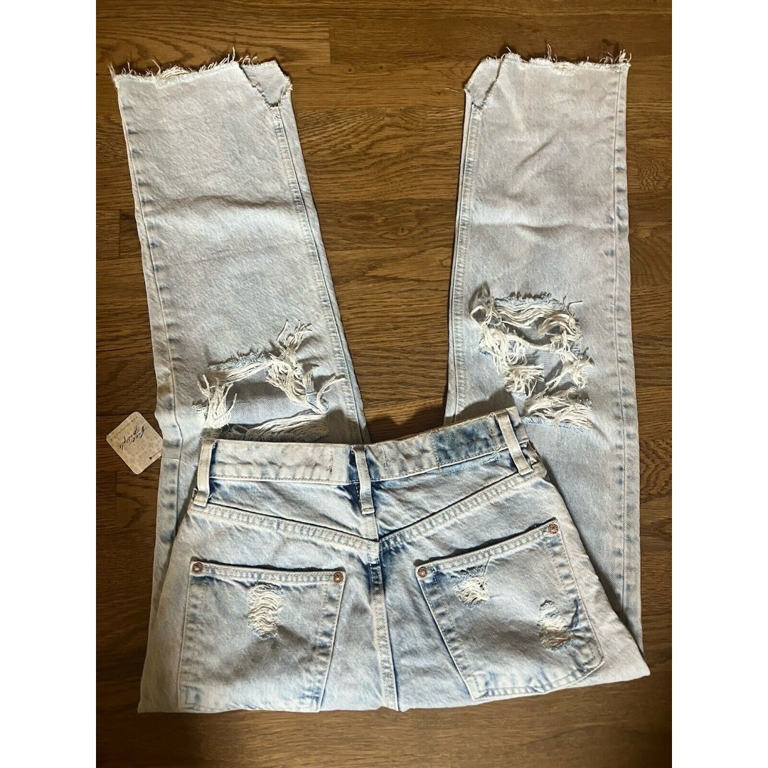 We The Free People Jeans Sz 24 Twenty- Four Distressed Frayed Hem Lt Blue NWT