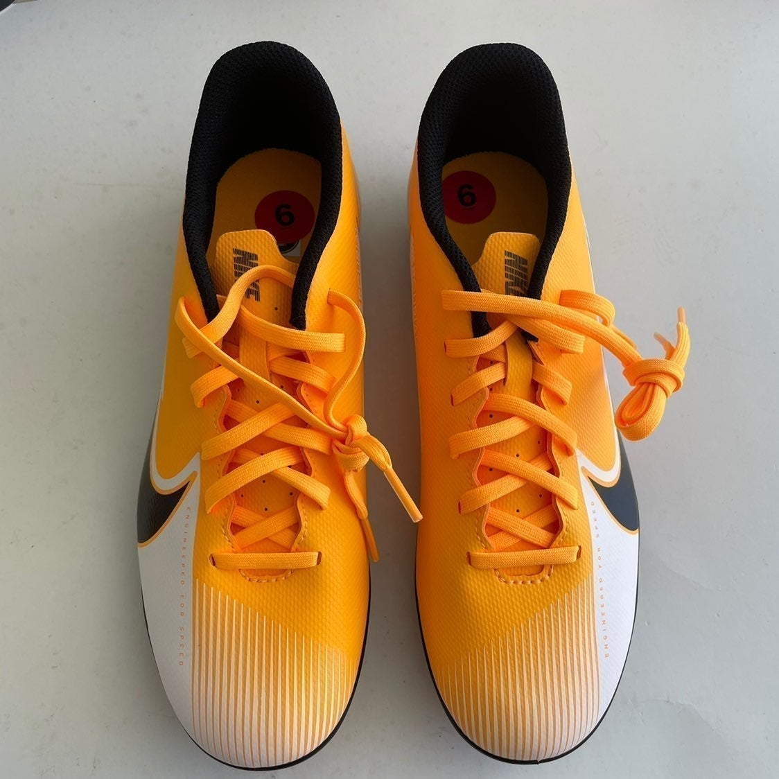 Nike Soccer Cleats Sz 6 Orange
