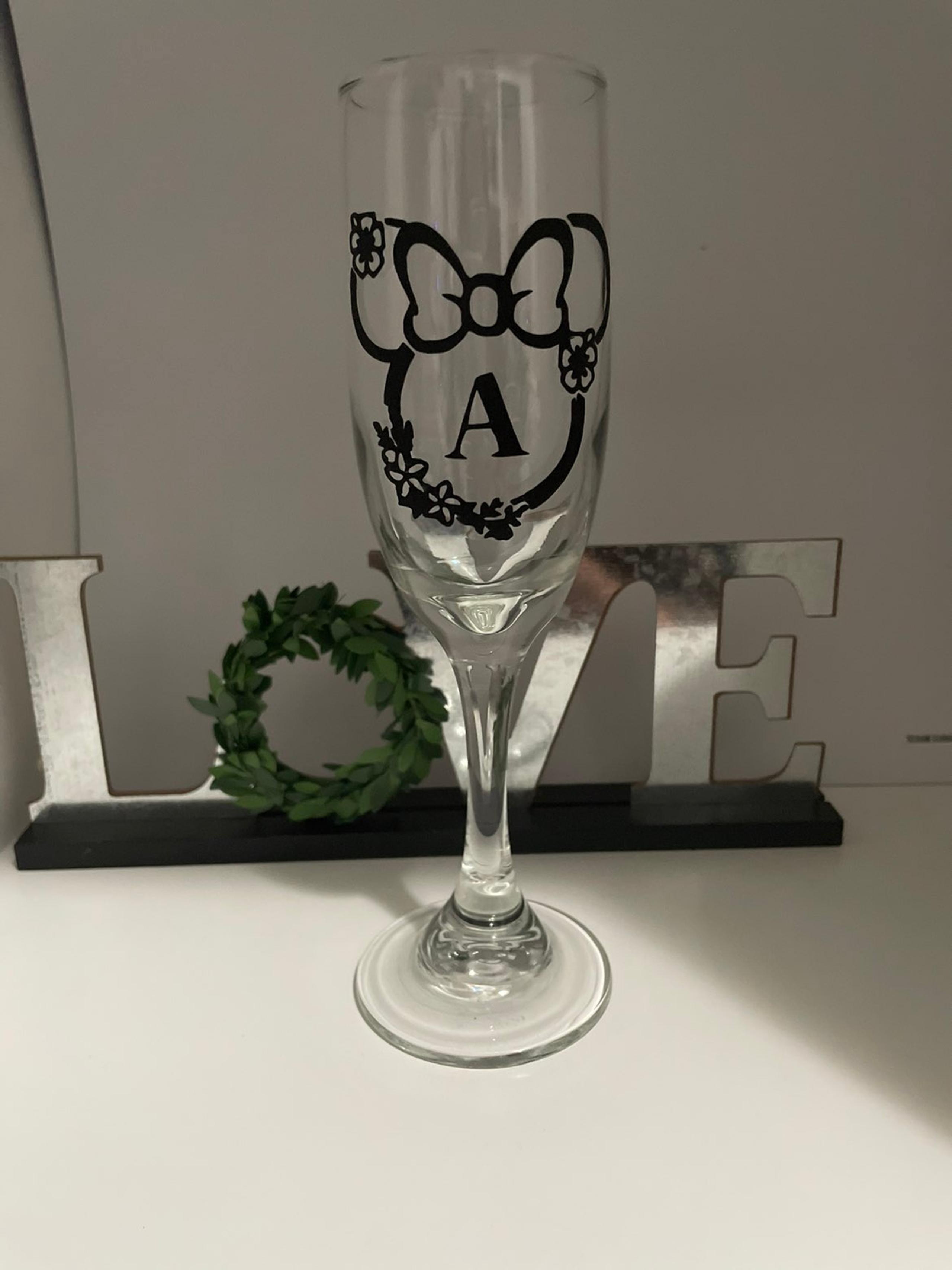 Wine glass can be personalized
