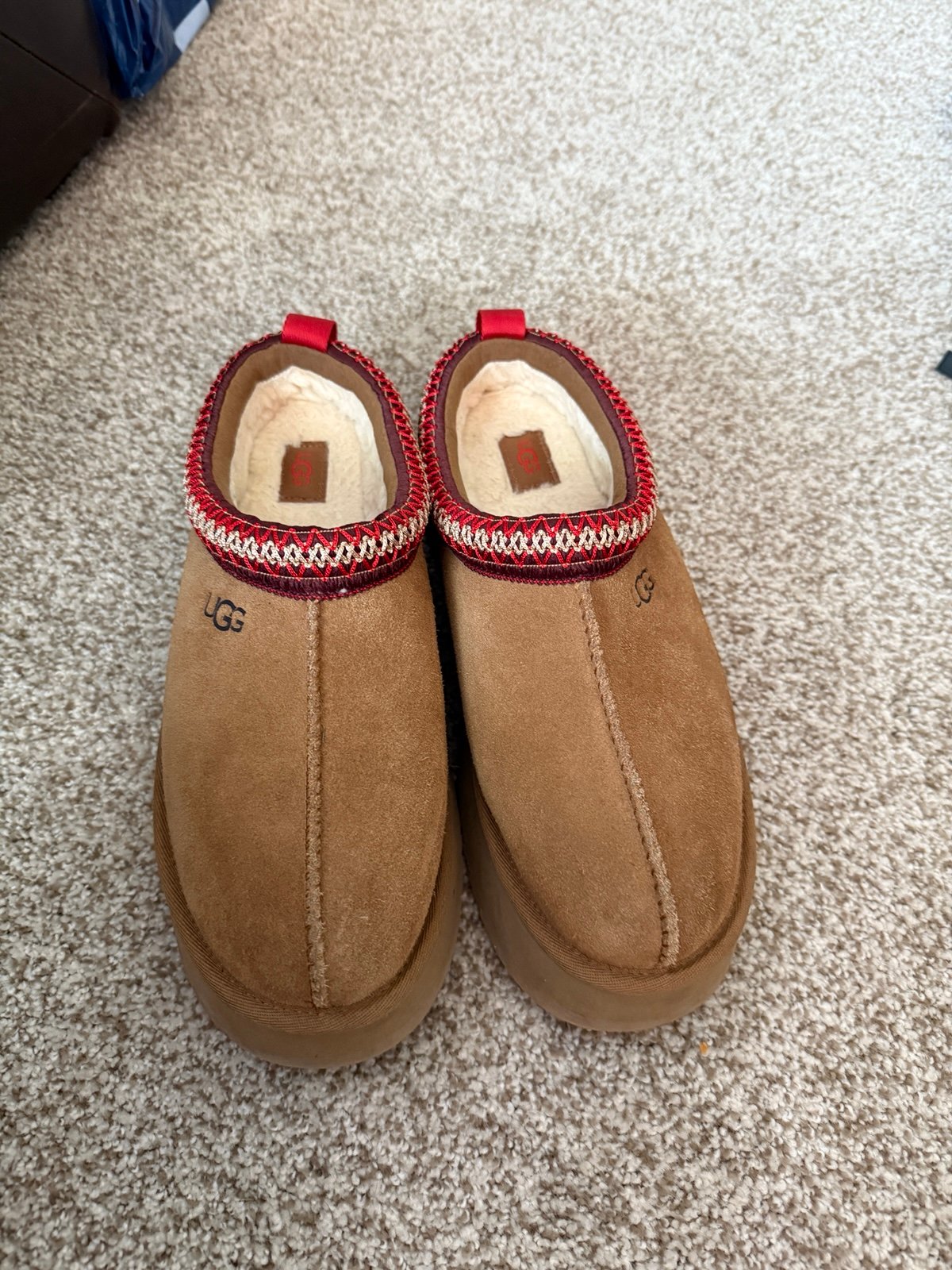 UGG Tazz slippers/shoes