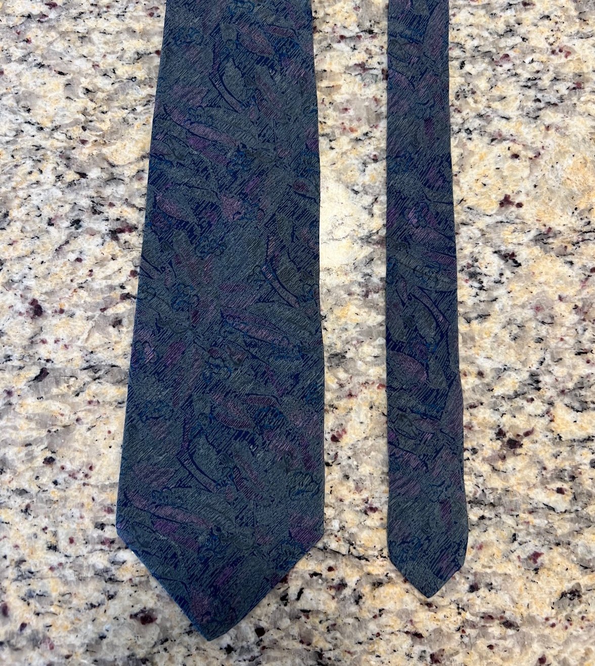 EUC 100% Silk Pierre Balmain Tie