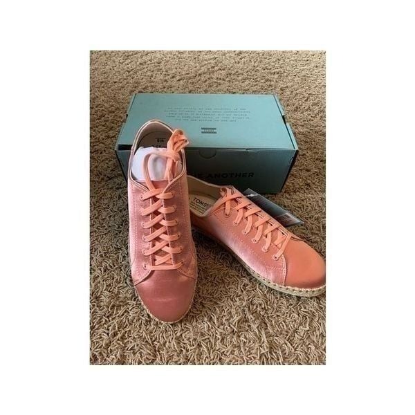 Toms Lena Satin espadrille sneakers. Size 8