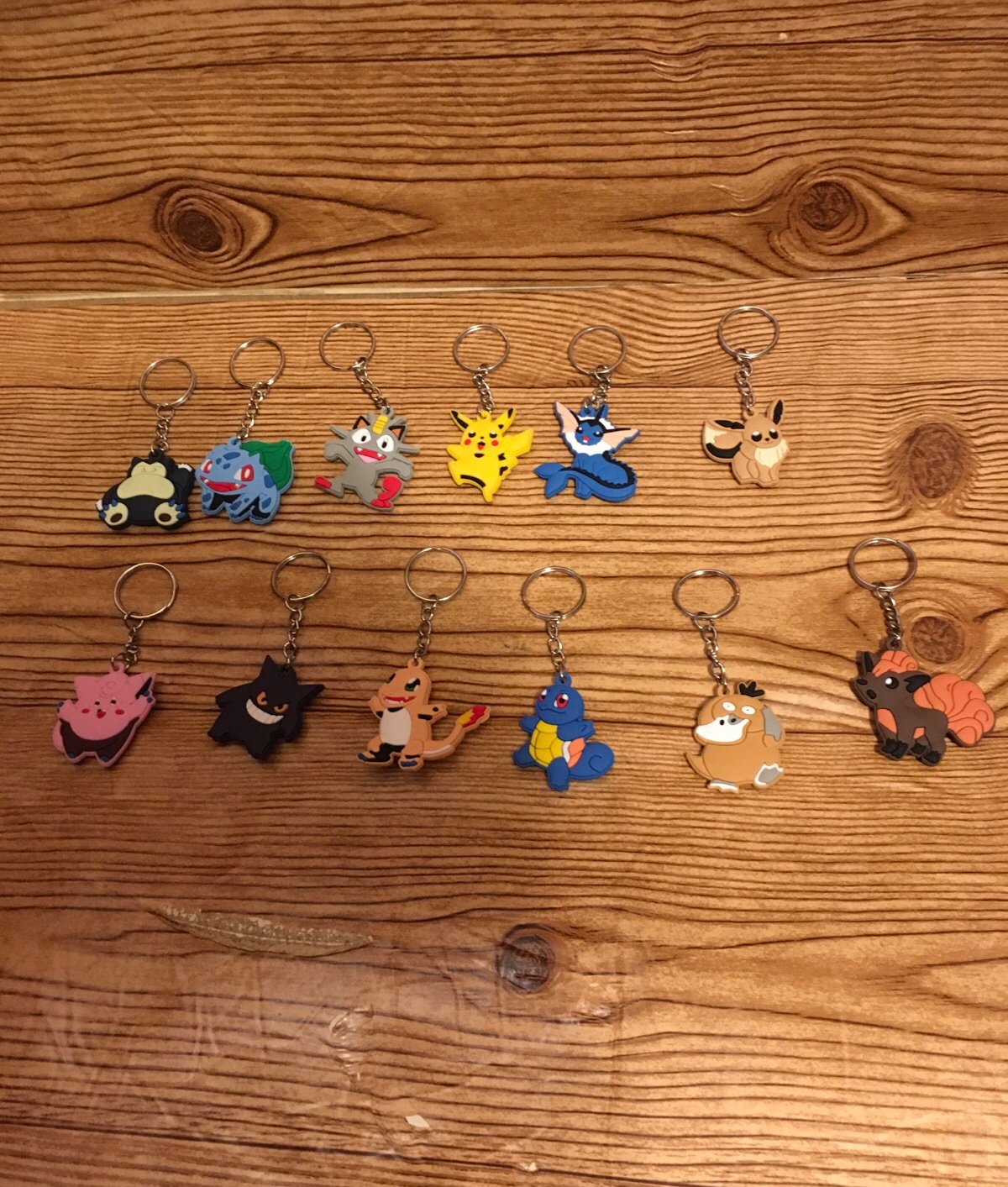 Pokémon Keychain lot (12 keychains )