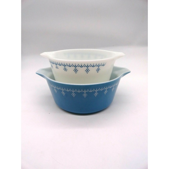 Pyrex Blue and White Sowflake Pattern 474-B and 476-B Casserole Dish NO LIDs