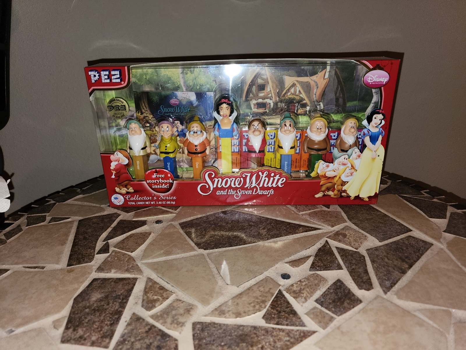 UNOPENED Pez Collection: Snow White & The Seven Dwarfs
