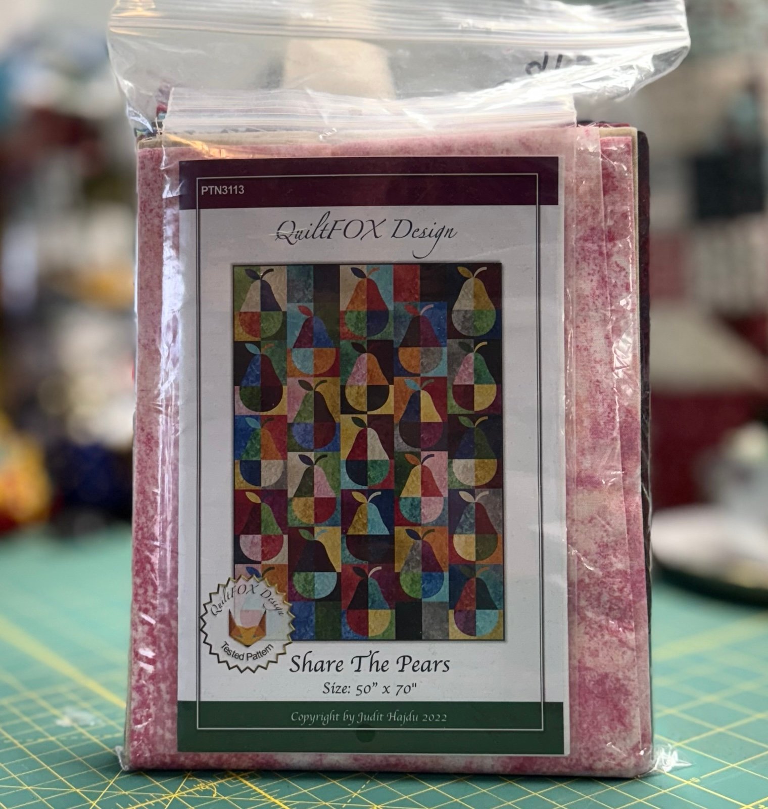 Share the Pears 50x70 Quilt Kit feat Stonehenge by Northcott