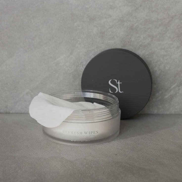 Seint Beauty - Refresh wipes new in box .
