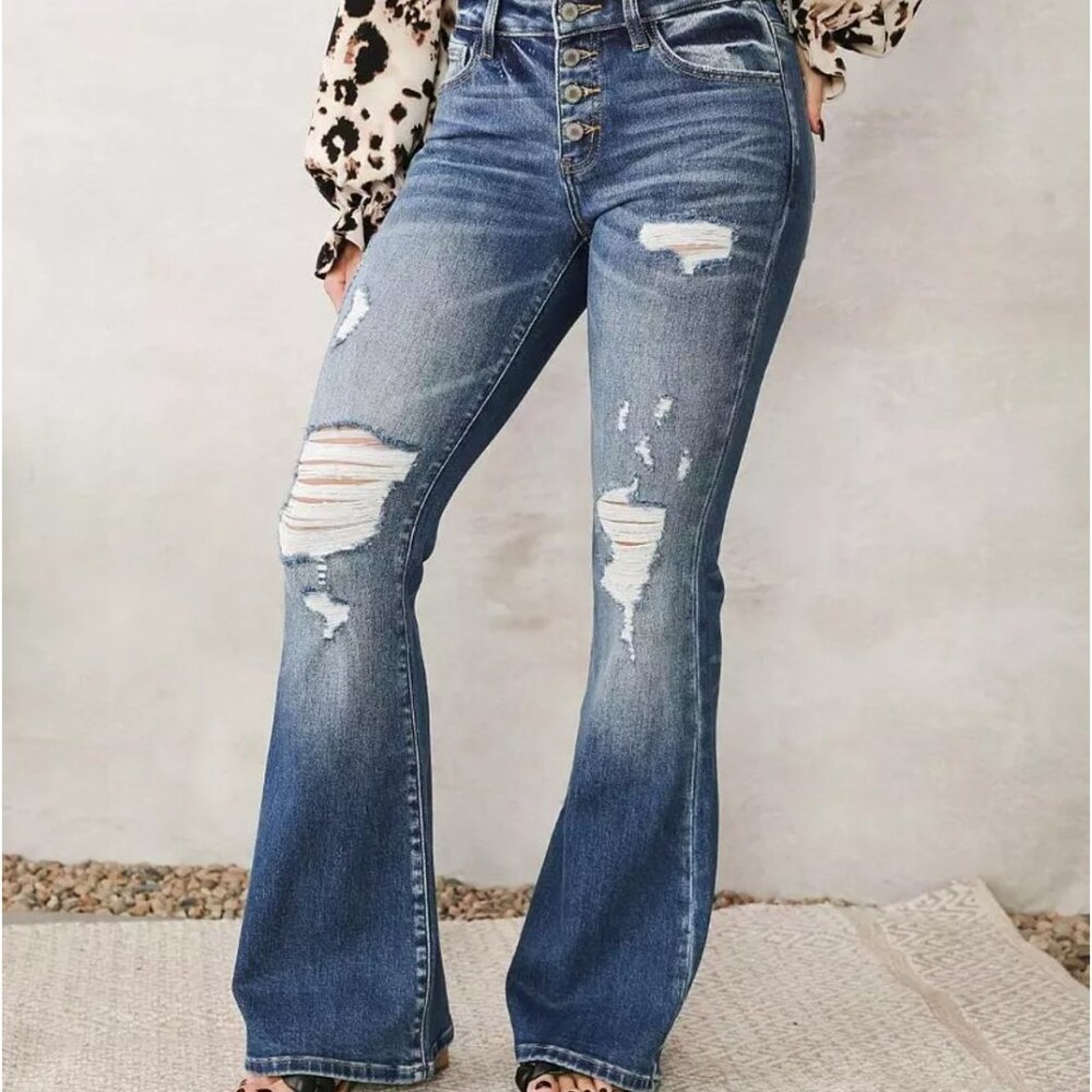 Kancan Distressed Mid-Rise Flare Stretch Blue Jeans Women's Size 32