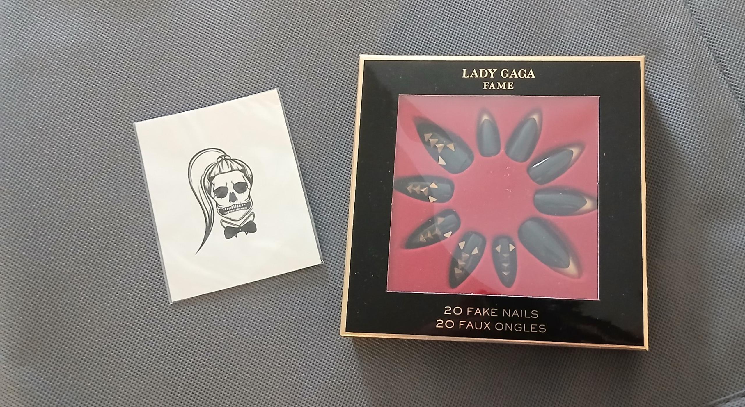 Press on nails, Gaga with temp tattoo - Coty