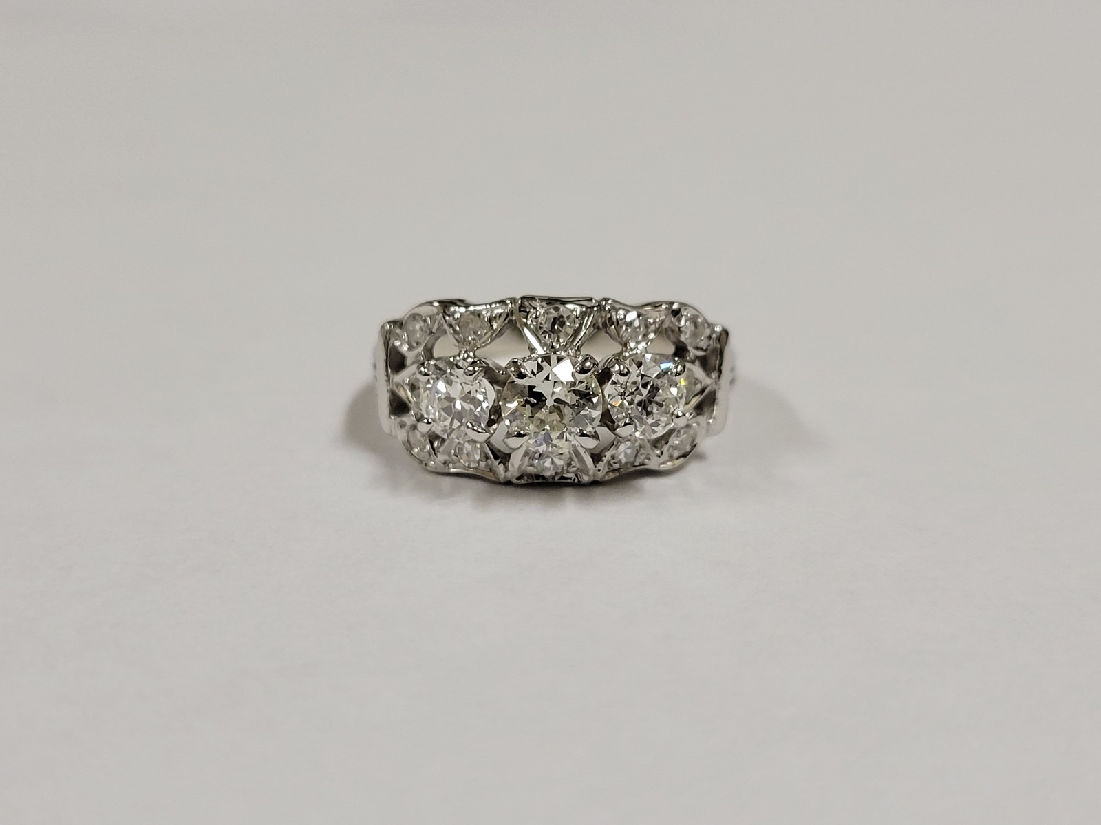 14k White Gold Vintage 3 Stone European-Cut Diamonds Ladies Ring Size 7