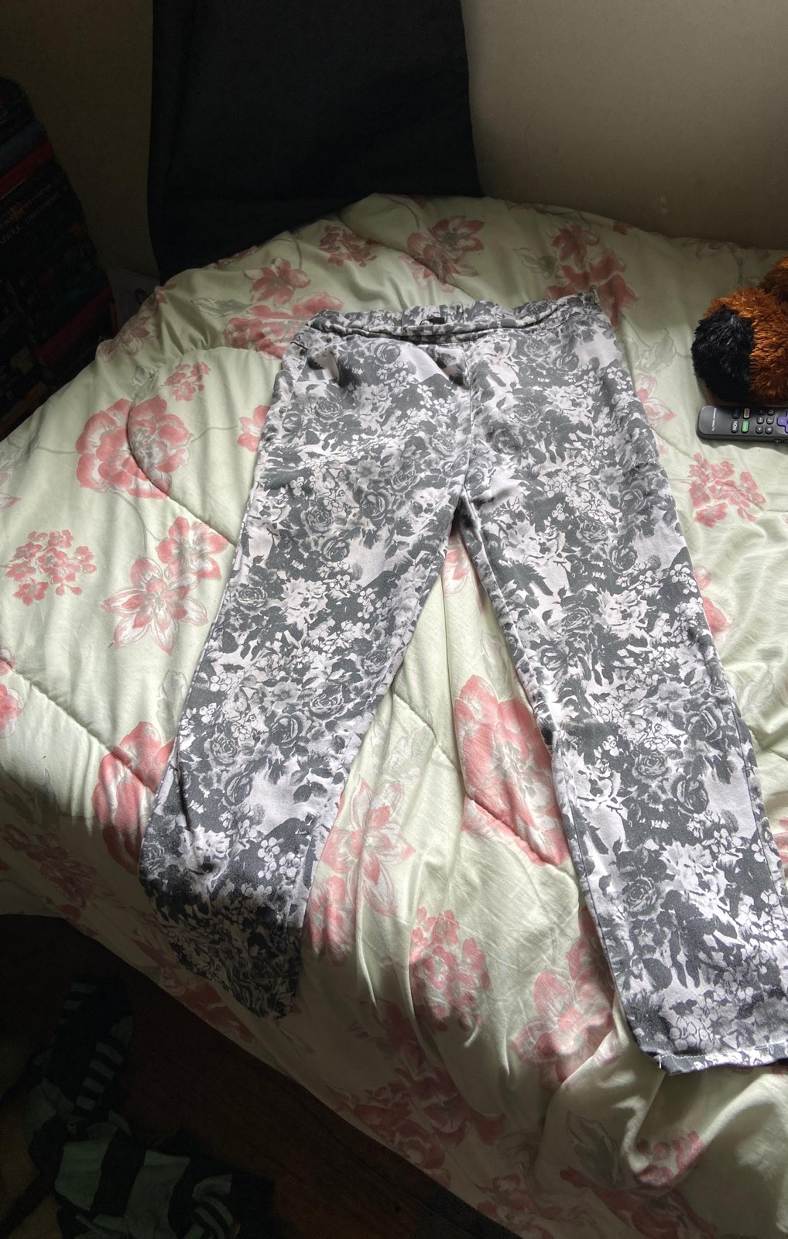 Capri pants