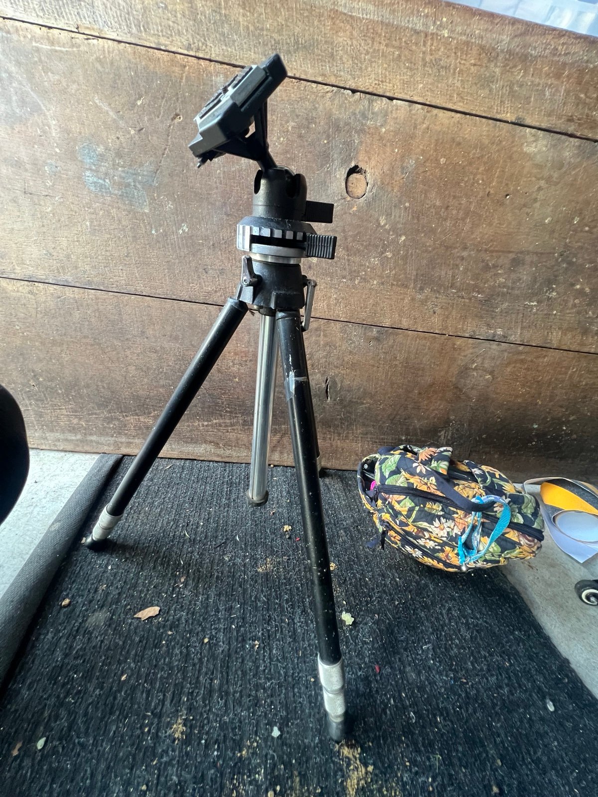 Began manfrotto camera tripod
