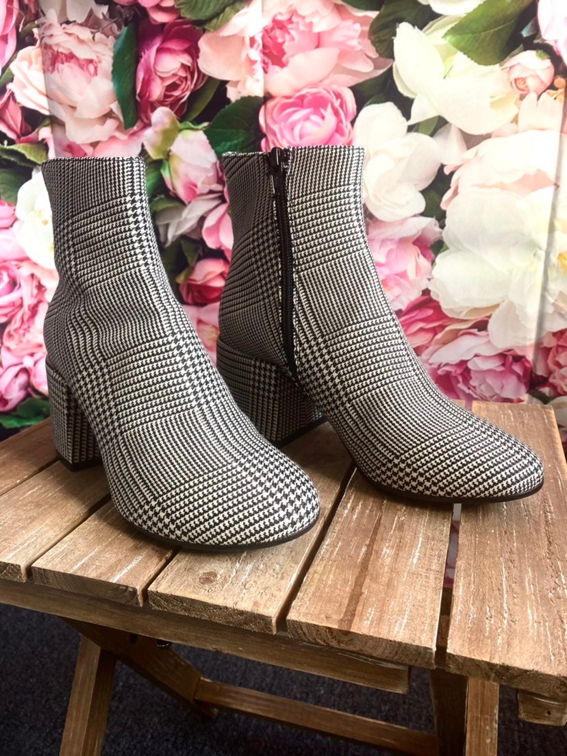 MM6 Maison Margiela Checked Ankle Boots