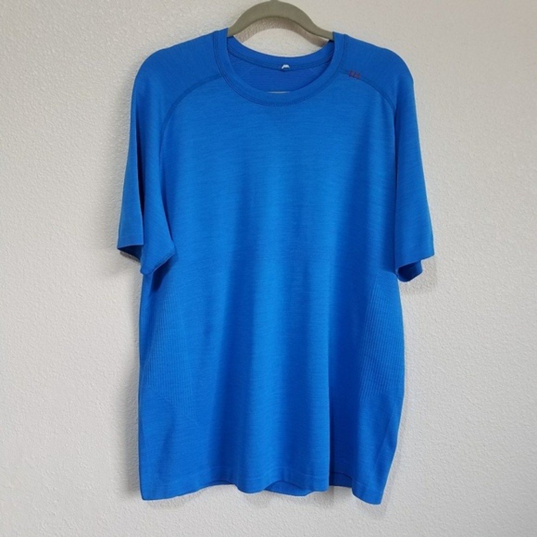 Men's Lululemon Athletic Shirt