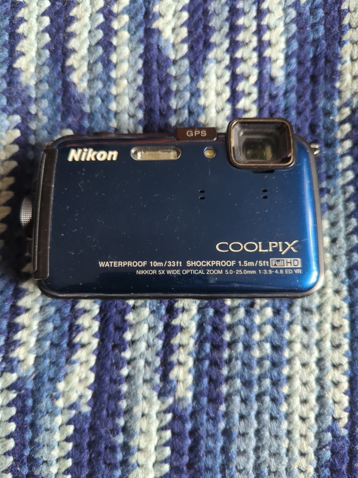 Nikon COOLPIX AW100 16 .0mp waterproof 10m/33ft shockproof 1.5 m /5ft full HD.