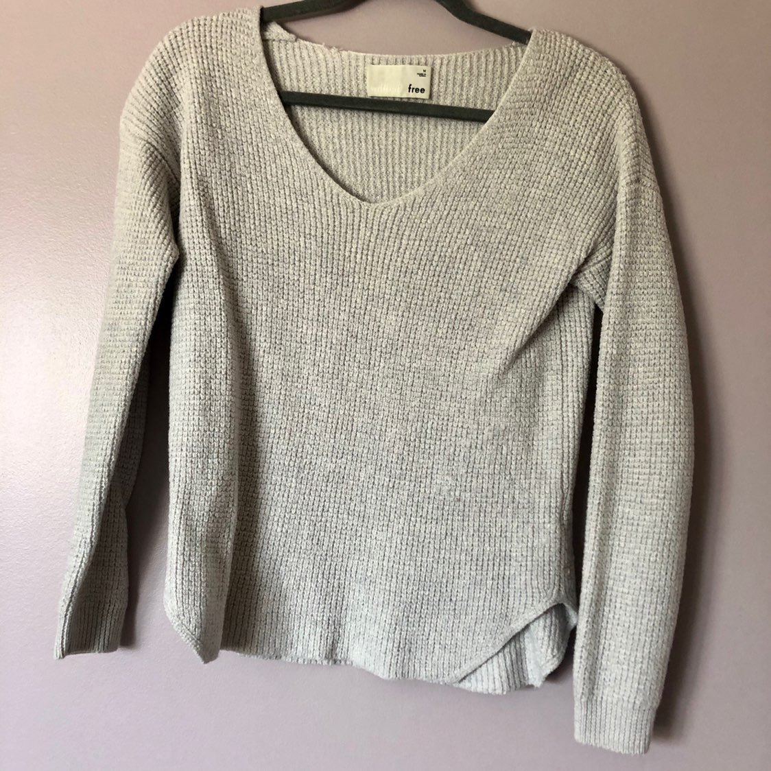 TNA V-Neck Light Grey Sweater