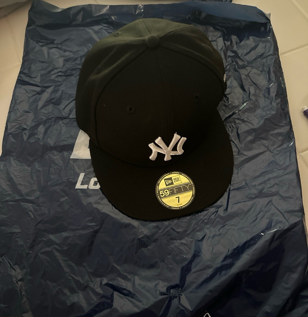 New era NY Yankees size 7 hat