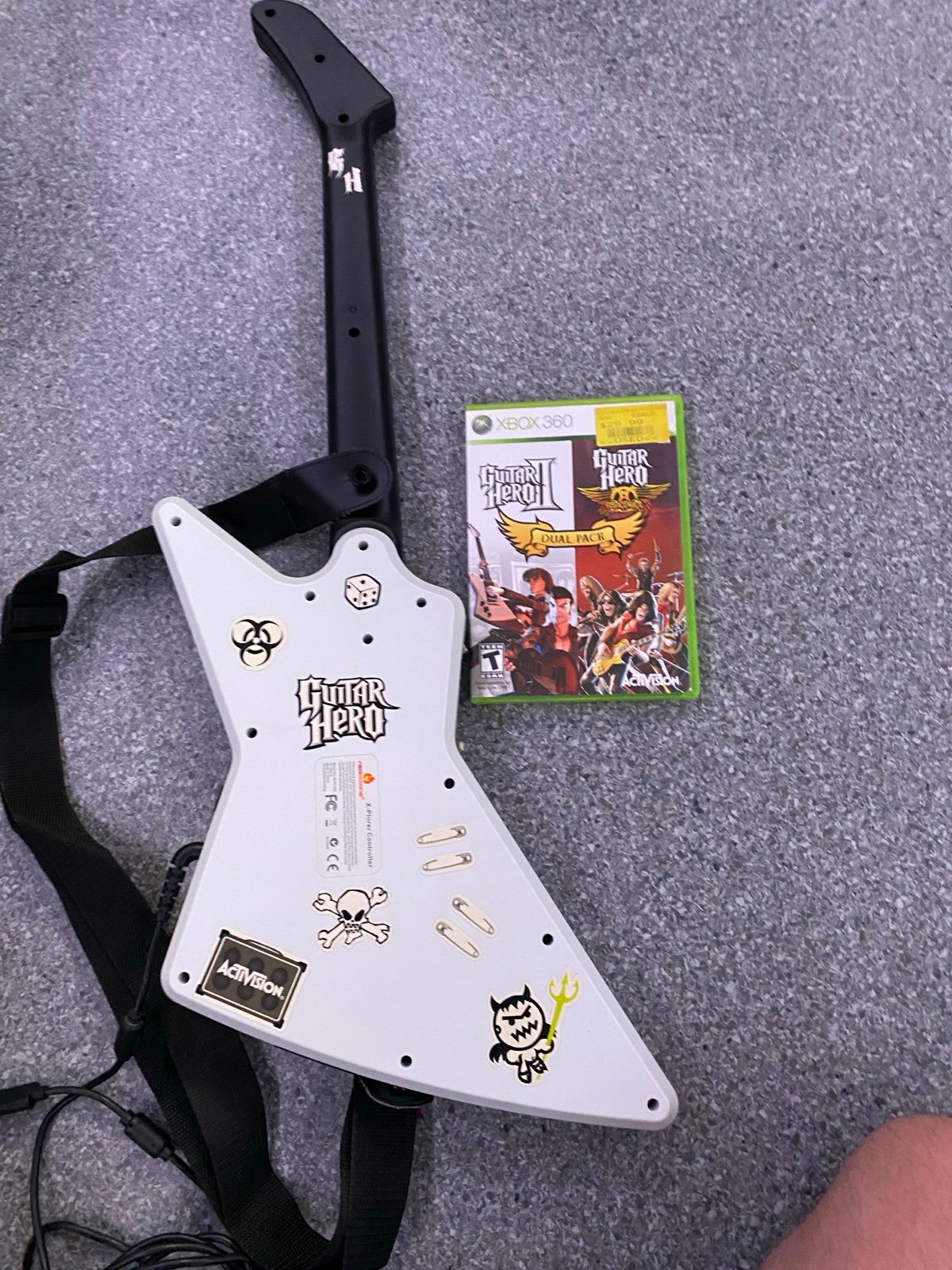 Xbox 360 Guitar Hero Gibson X-Plorer with guitar hero 2 &  Aerosmith