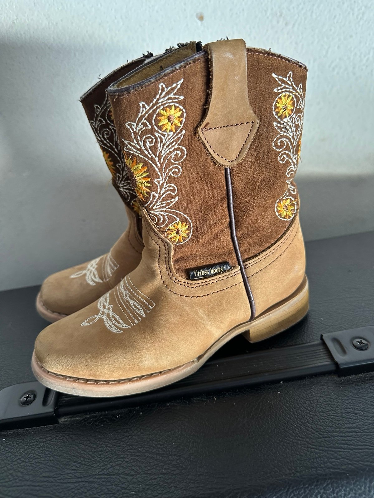 Cowgirl kids Rodeo Western Genuine Leather embroidered sunflower Boots Size 3