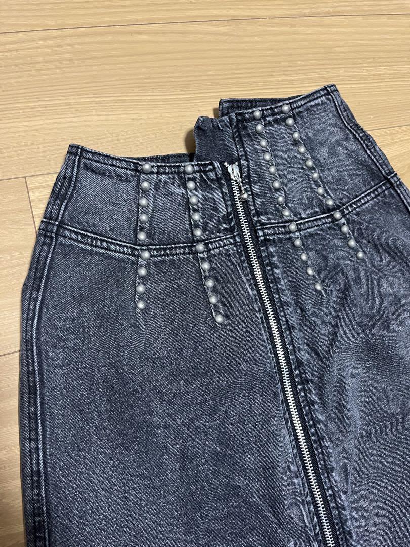 Ameri（アメリ）の「STUDS LINE DENIM SKIRT（スカート）」 - WEAR