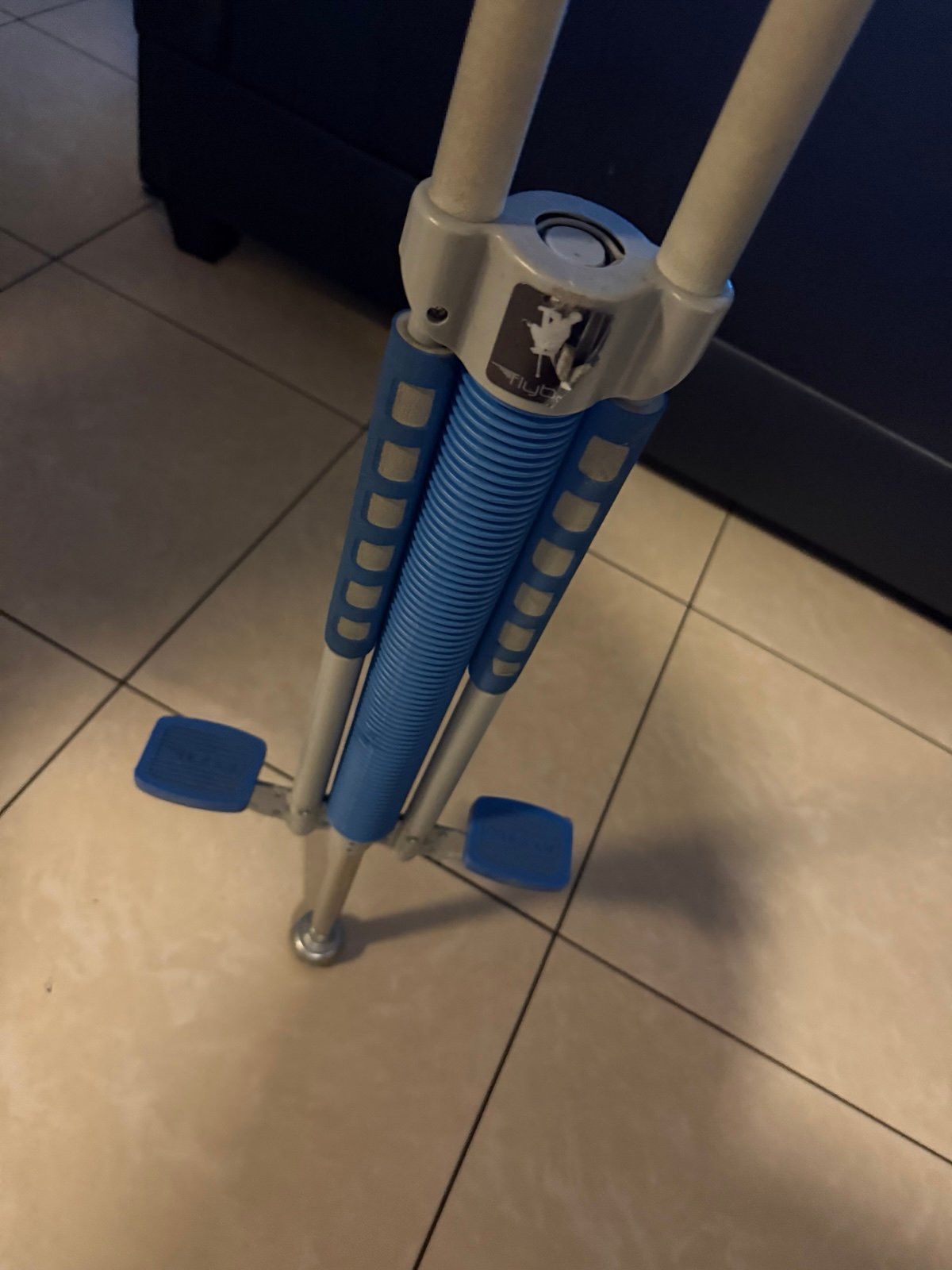 i’m selling a pogo stick