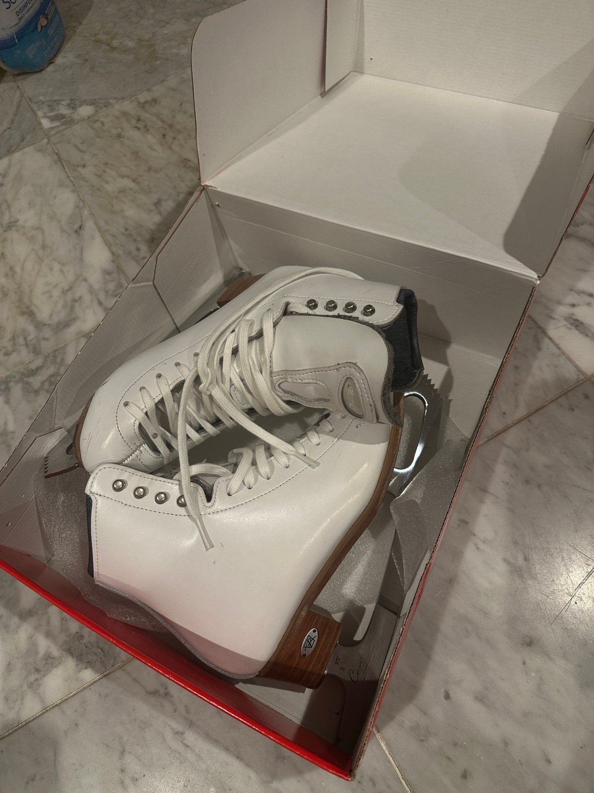 Worn Figure Skates - Reidell 4.5 WIDE. Used less 1 year