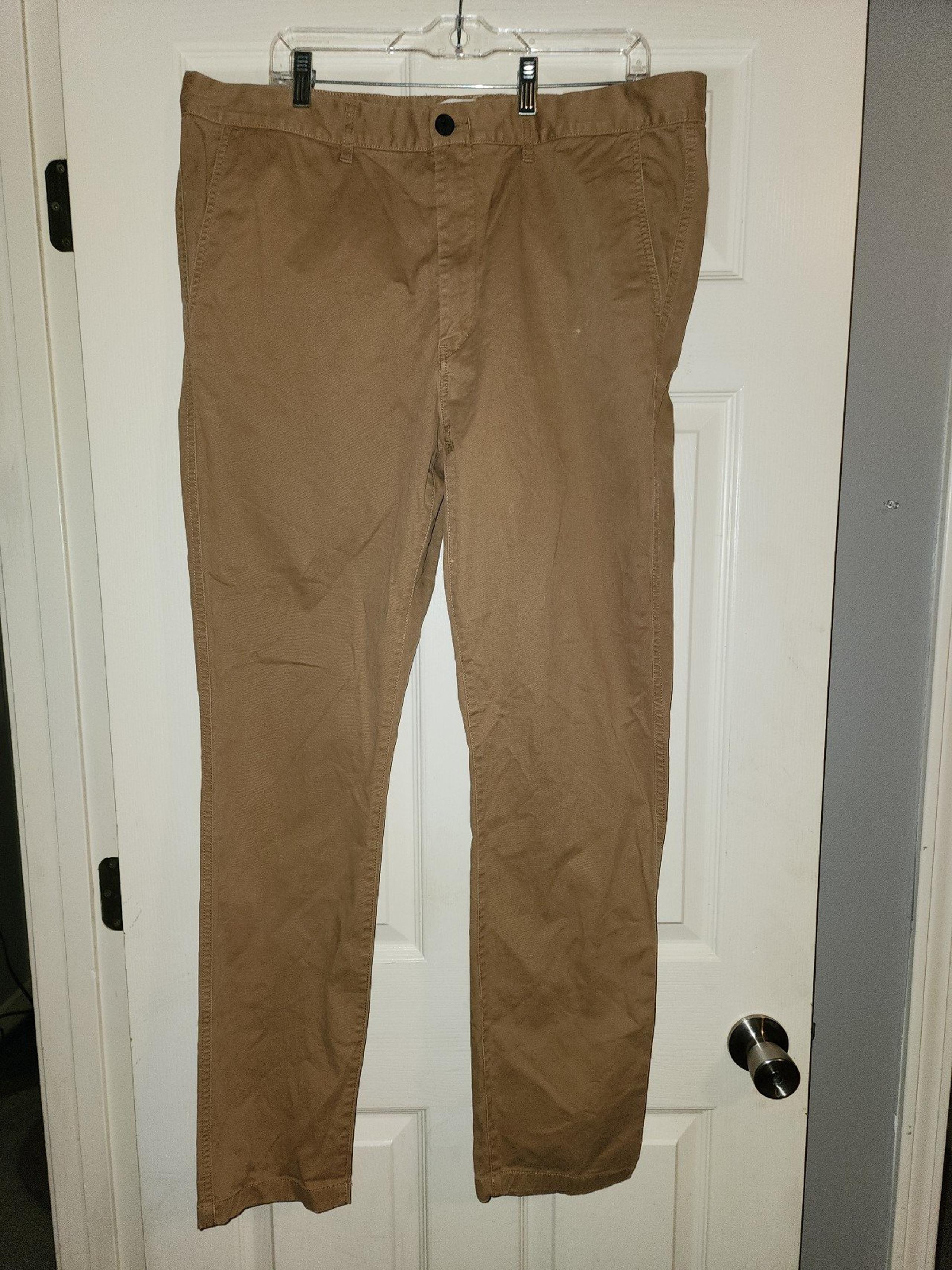 H&M khaki chino pants men’s size 38 x 32  H & M