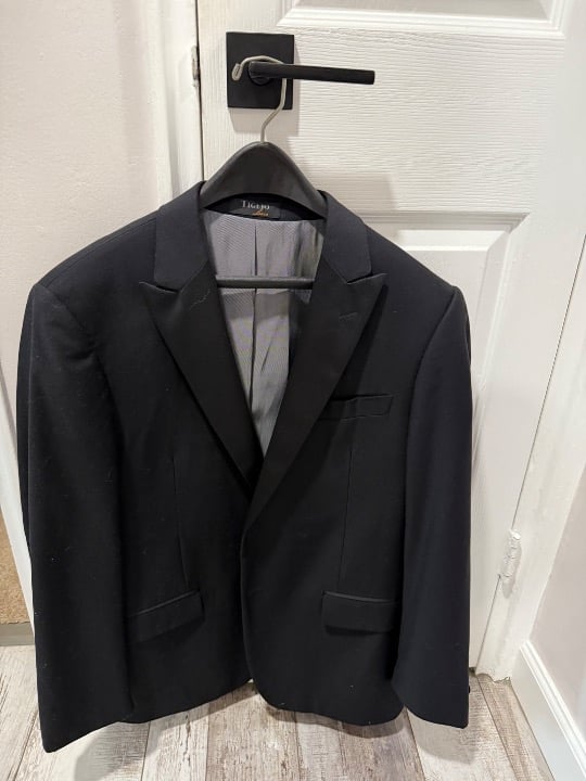 Mens Tiglio Luxe Tuxedo Black Blazer Single Breasted 2 Satin Buttons 42R TIG1001