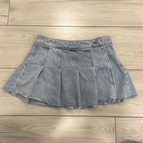 Pacsun is wrap denim skirt size 24