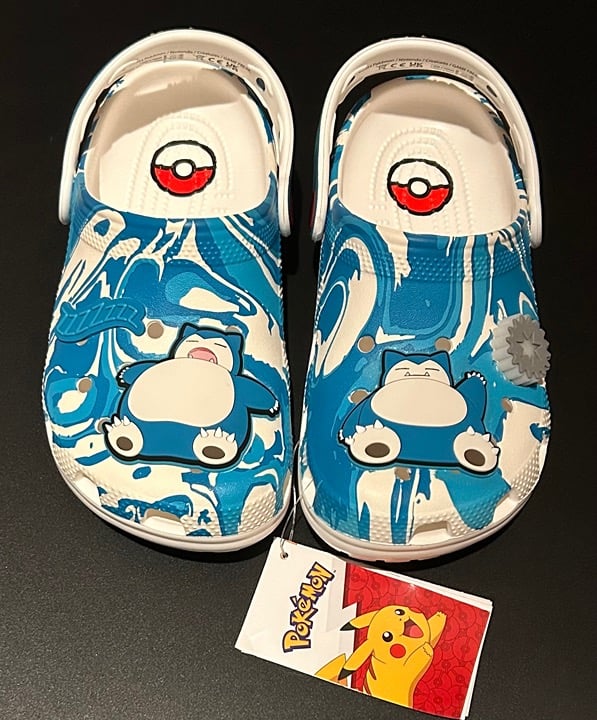 Crocs X Pokemon Snorlax Classic Clogs Kids Junior 4 NEW