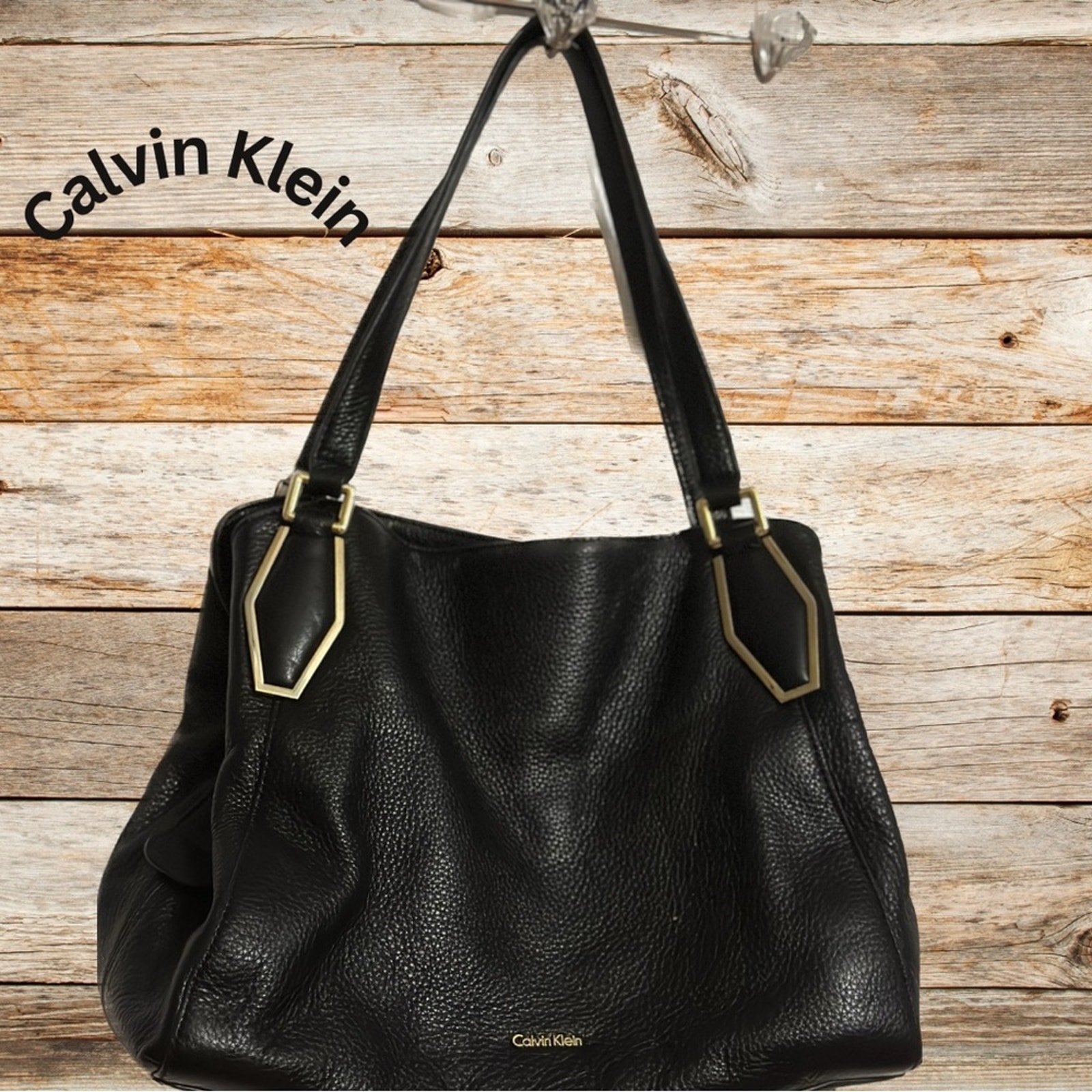 Timeless Calvin Klein Leather Bag – A Perfect Blend of Style and Functionality