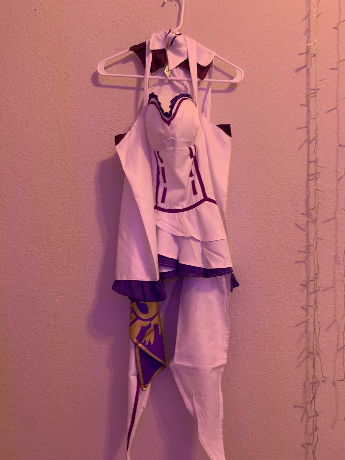 Emilia Re: Zero Cosplay (read dis!)