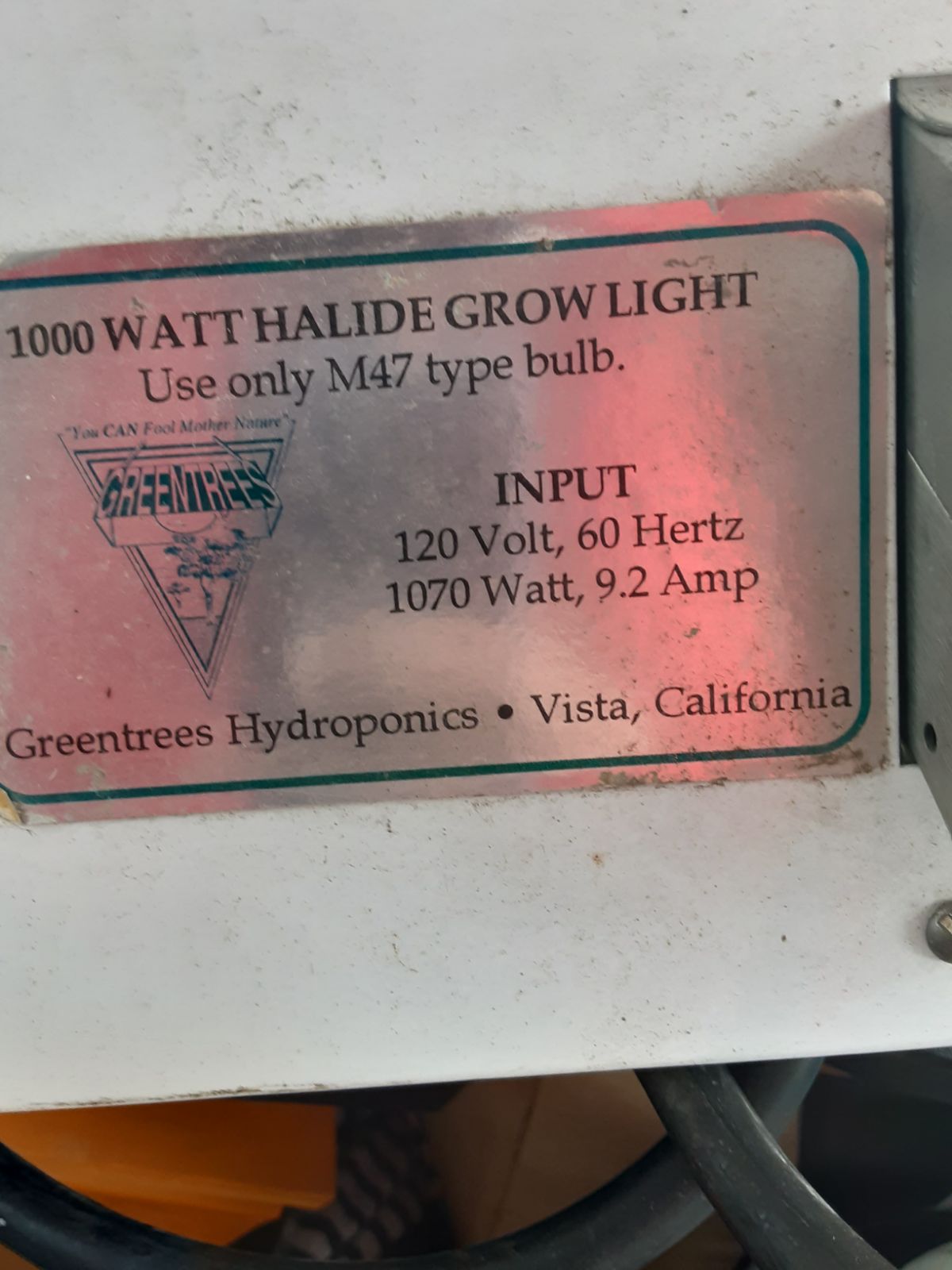 Grow light and battery