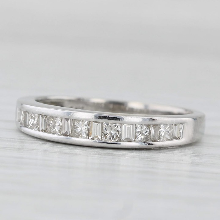 0.52ctw Diamond Wedding Band 14k White Gold Anniversary Ring Size 7.25 Stackable