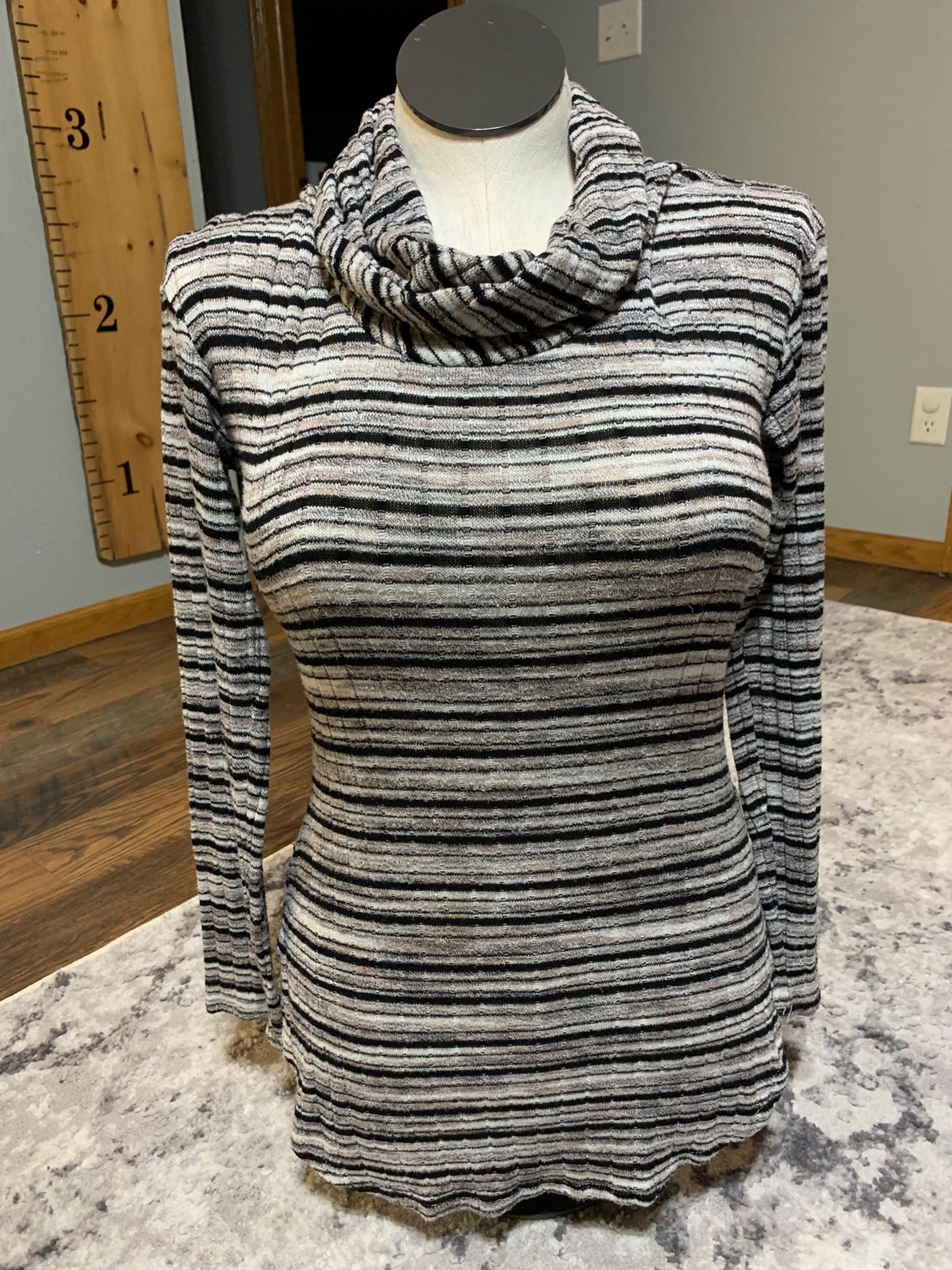 Cowl Neck Sweater Knox Rose, XS loose fit, more like medium.
